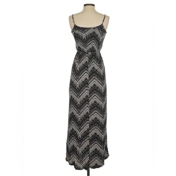 💥Lush Chevron Patterned Black and Tan Maxi Dress L - Picture 3 of 14